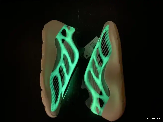 Adidas Salt 700 Fade ID1674 V3 Yeezy 0701